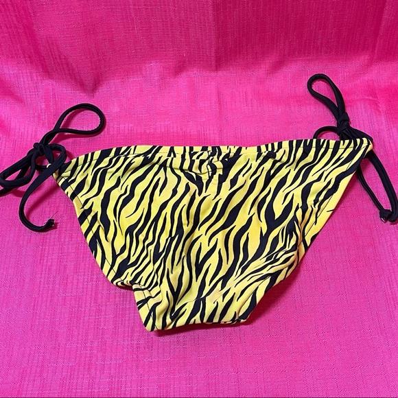 REVERSIBLE TOP PEACE SIGN/ZEBRA PRINT BIKINI SIZE S - Picture 4 of 10